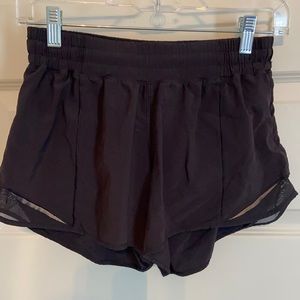 LULULEMON hotty hot black shorts